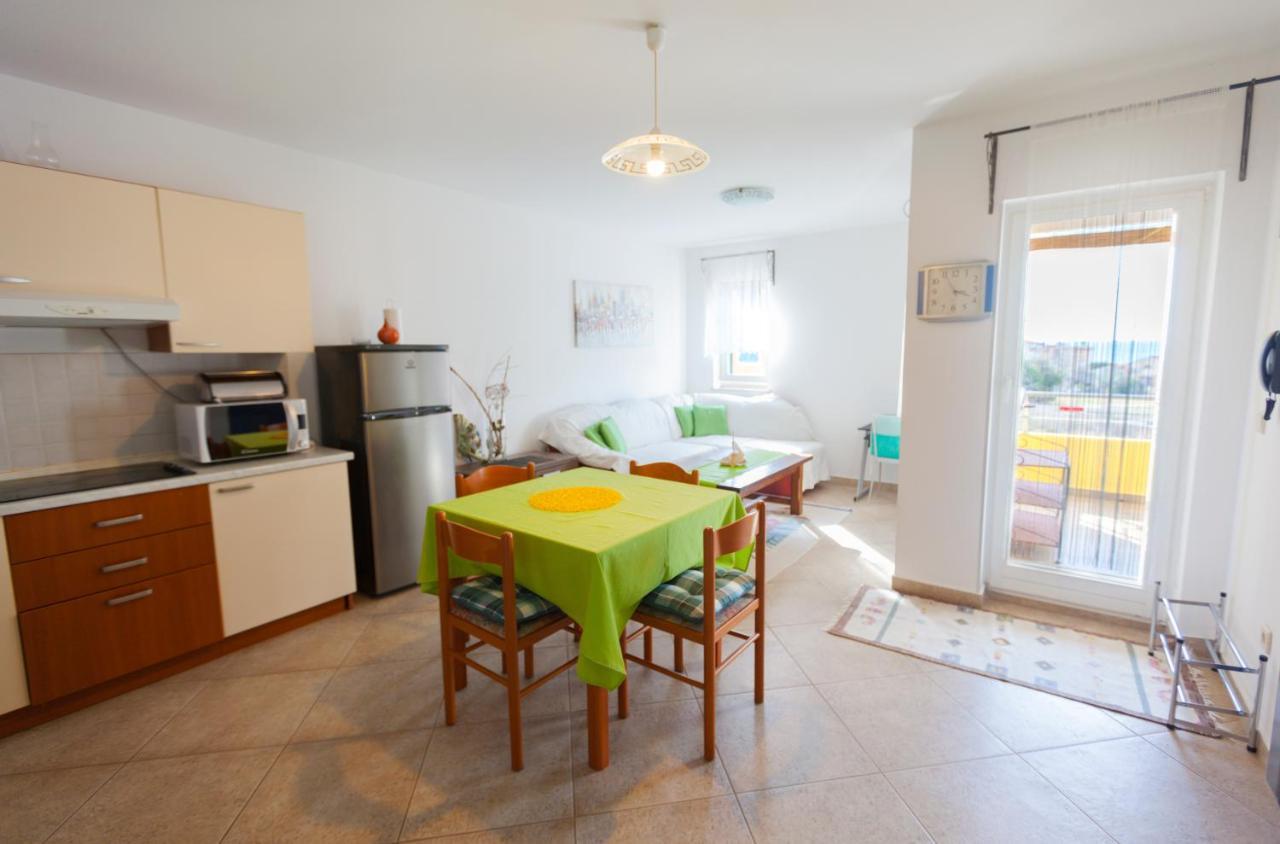 Apartman Mare Lovrečica Buitenkant foto