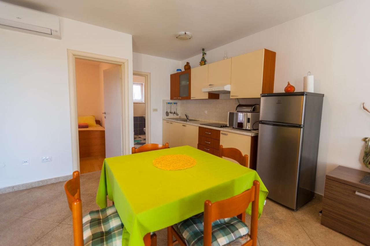 Apartman Mare Lovrečica Buitenkant foto