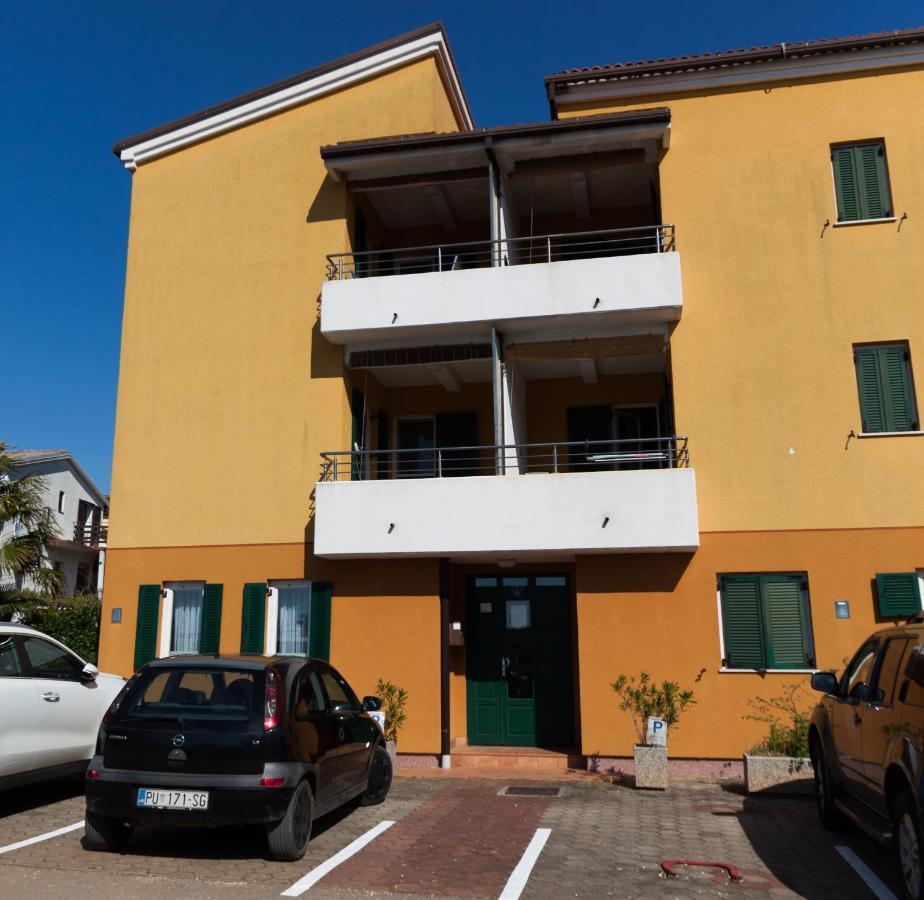 Apartman Mare Lovrečica Buitenkant foto